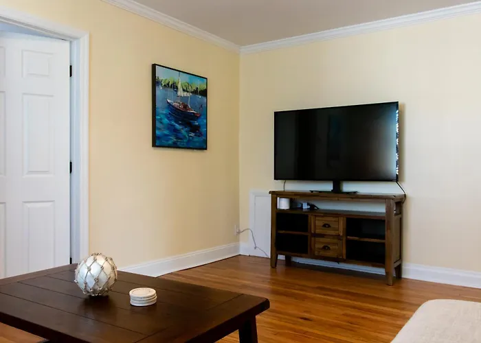 Walk To The Beach! Two Bedroom Unit In The Heart Of Jax Beach