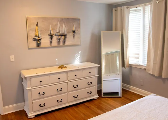 Walk To The Beach! Two Bedroom Unit In The Heart Of Jax Beach